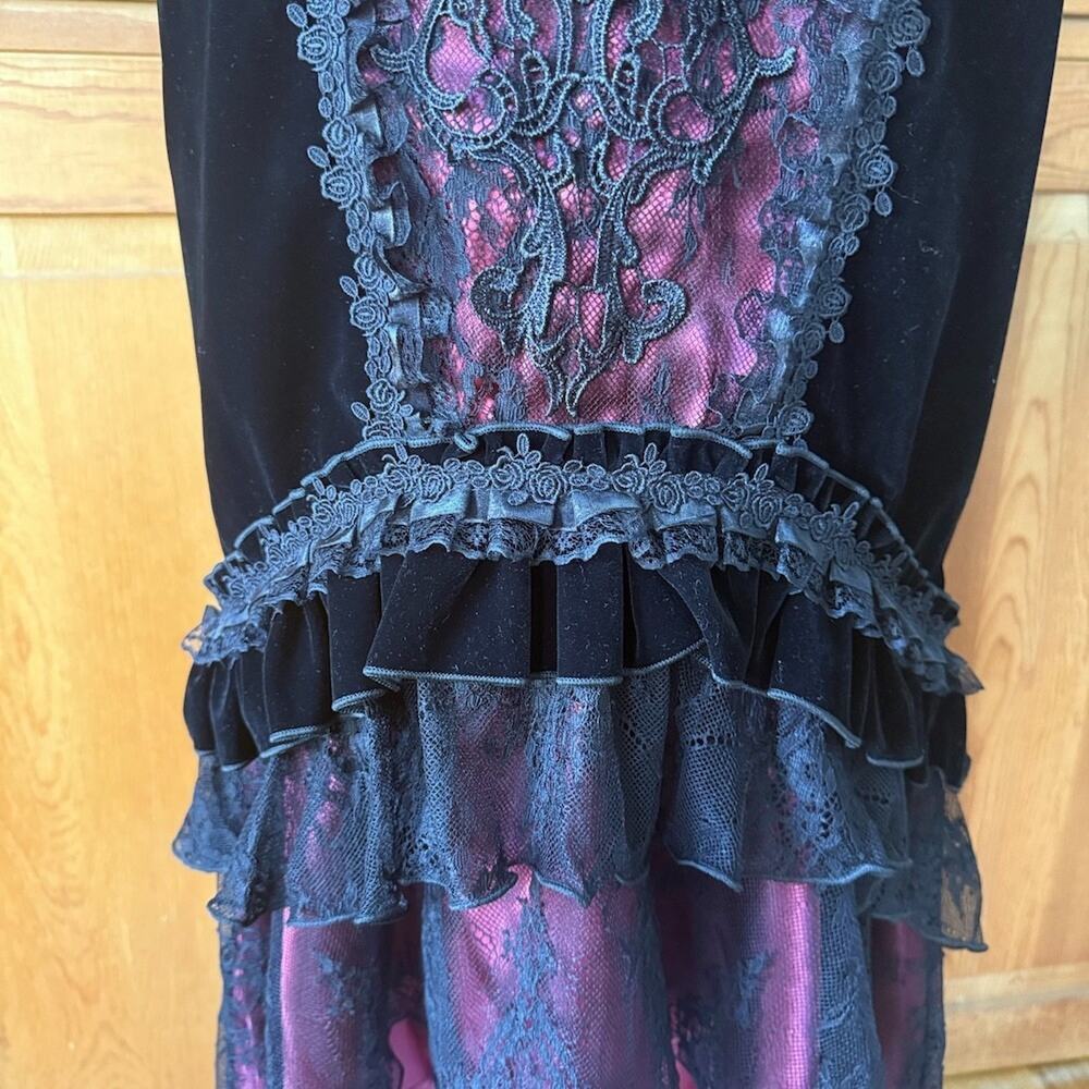 Dark in Love Gothic Victorian Vampire Blood Offering Velvet High Waist Skirt - Picture 4 of 13